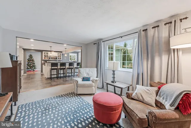 $3,700 | 12918 Framingham Court, Herndon, VA 20171