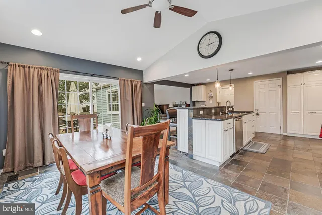 $3,700 | 12918 Framingham Court, Herndon, VA 20171