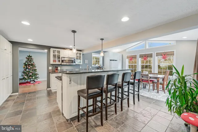 $3,700 | 12918 Framingham Court, Herndon, VA 20171