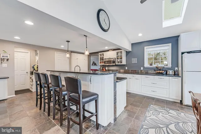 $3,700 | 12918 Framingham Court, Herndon, VA 20171