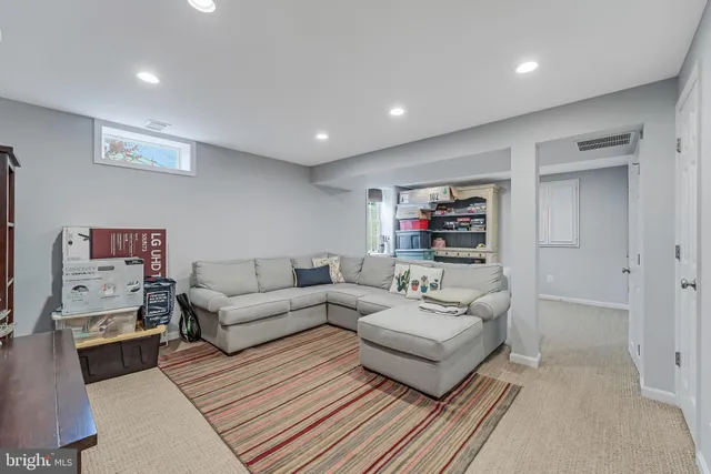 $3,700 | 12918 Framingham Court, Herndon, VA 20171