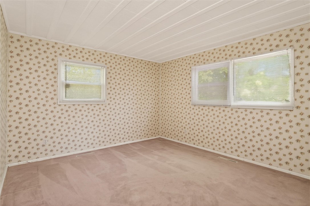 157 Hollybrook Road Henrietta, NY 14623 - Photo 10 of 28