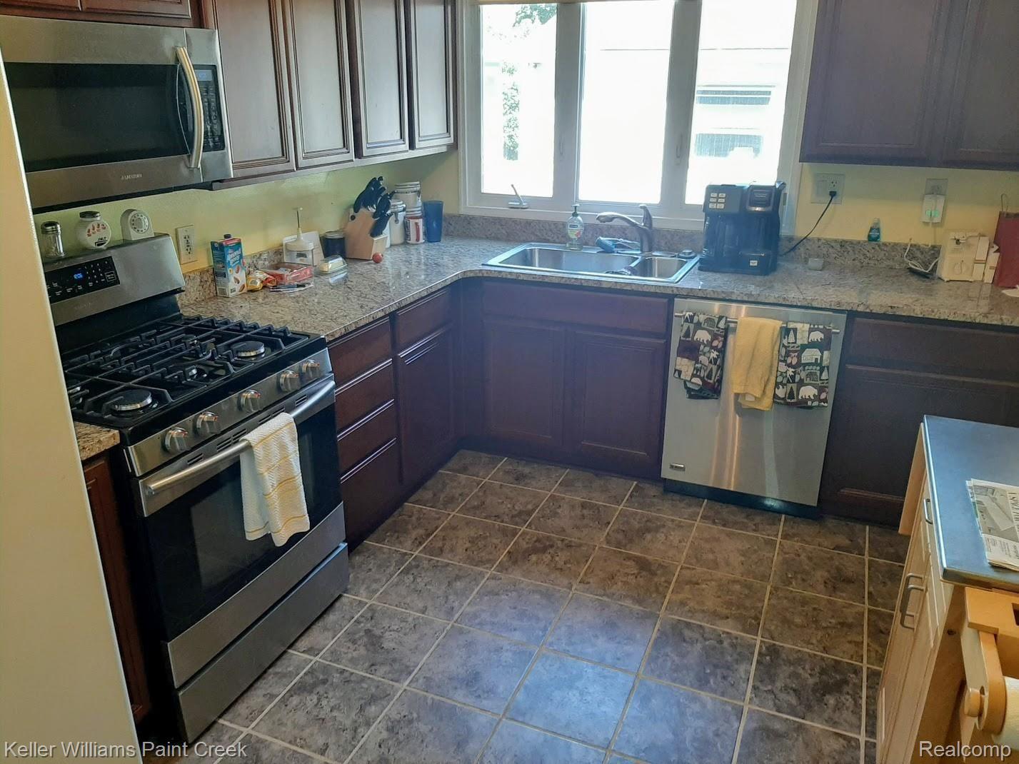 4639 Auburn Road Utica, MI 48317 - Photo 6 of 20 Kitchen.jpg