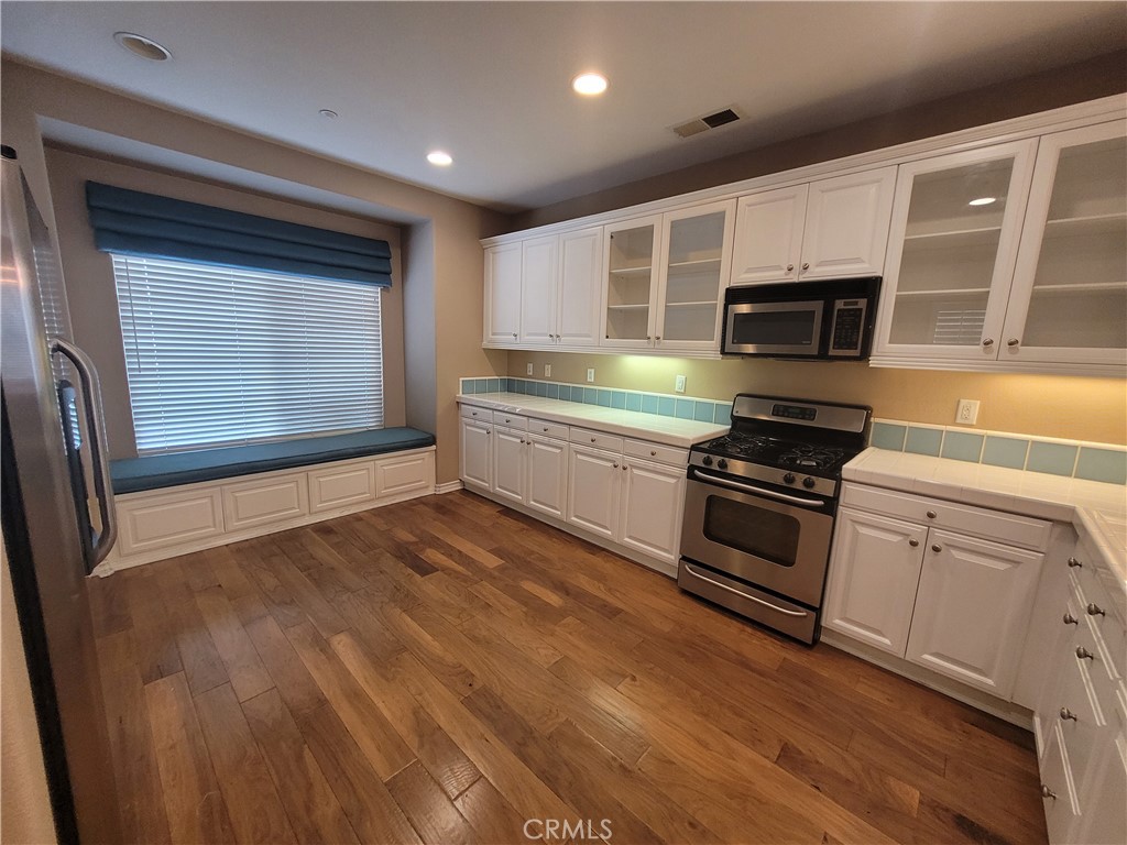 4022 Sutton Court Riverside, CA 92501 - Photo 2 of 20 Gallery Image 2