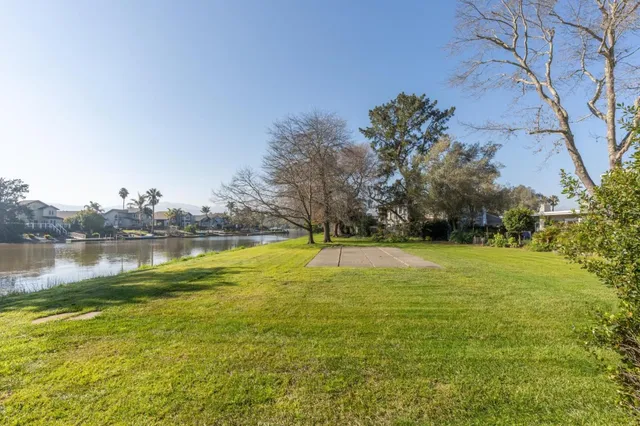 $919,000 | 93 Caribe Isle, Novato, CA 94949