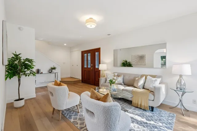 $919,000 | 93 Caribe Isle, Novato, CA 94949