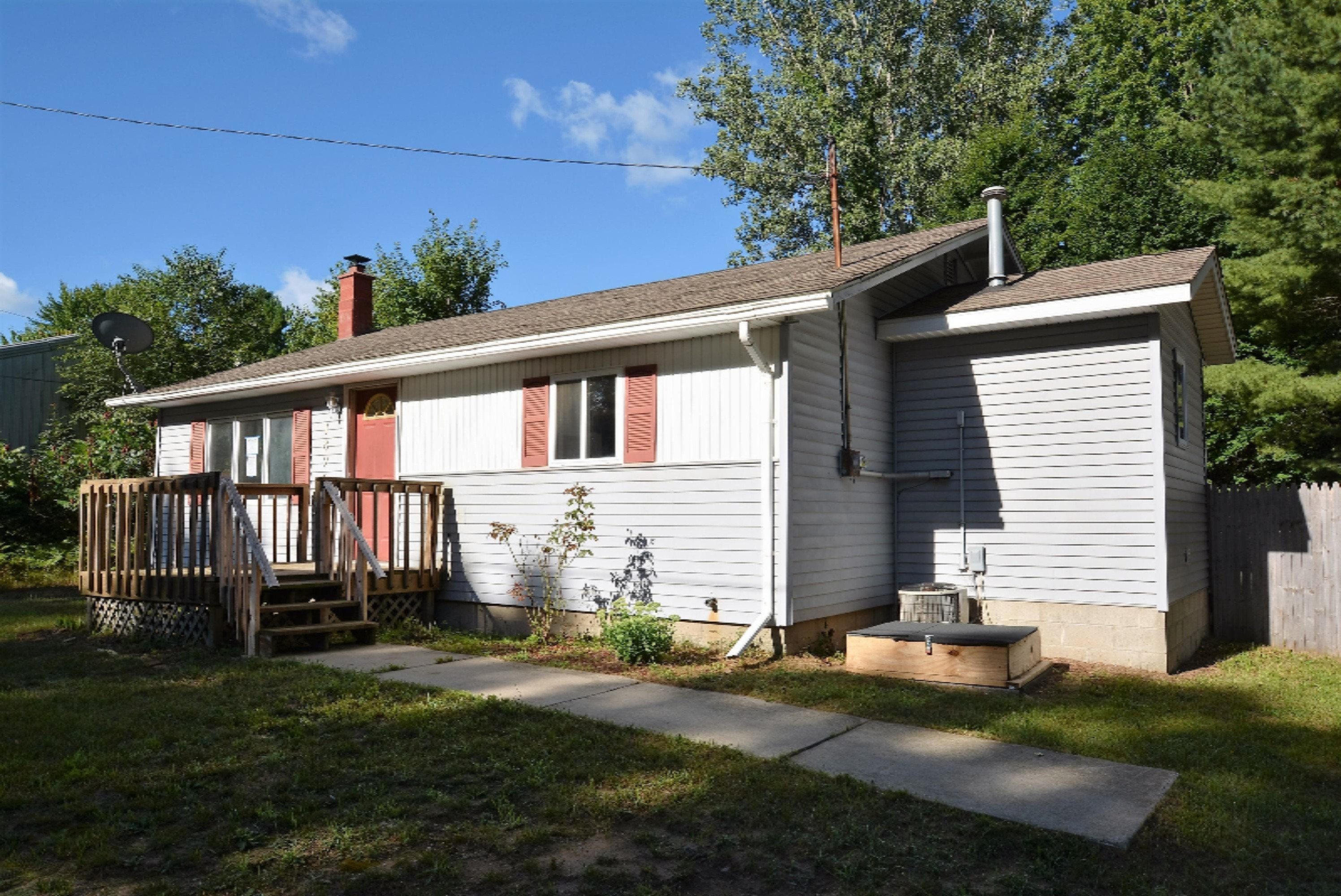 1829 North Weber Road Muskegon, MI 49445 - Photo 2 of 17 DSC_0064