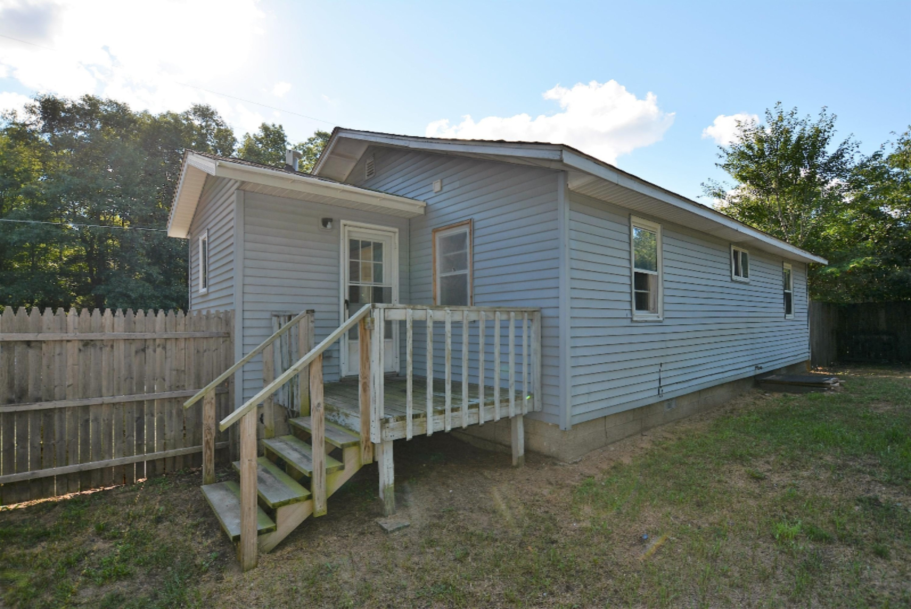 1829 North Weber Road Muskegon, MI 49445 - Photo 3 of 17 DSC_0059