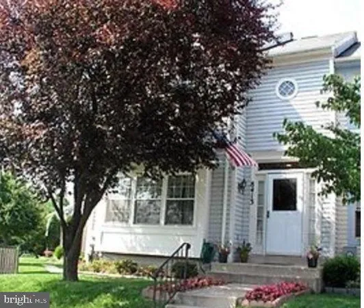 $2,850 | 8413 Meadow Green Way, Gaithersburg, MD 20877