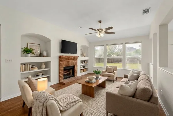 $350,000 | 1105 Woodview Drive, Leander, TX 78641