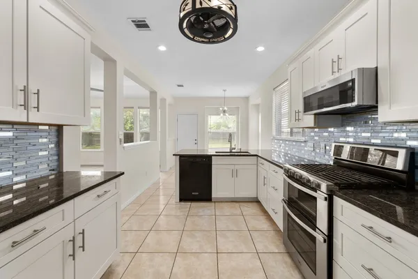 $350,000 | 1105 Woodview Drive, Leander, TX 78641