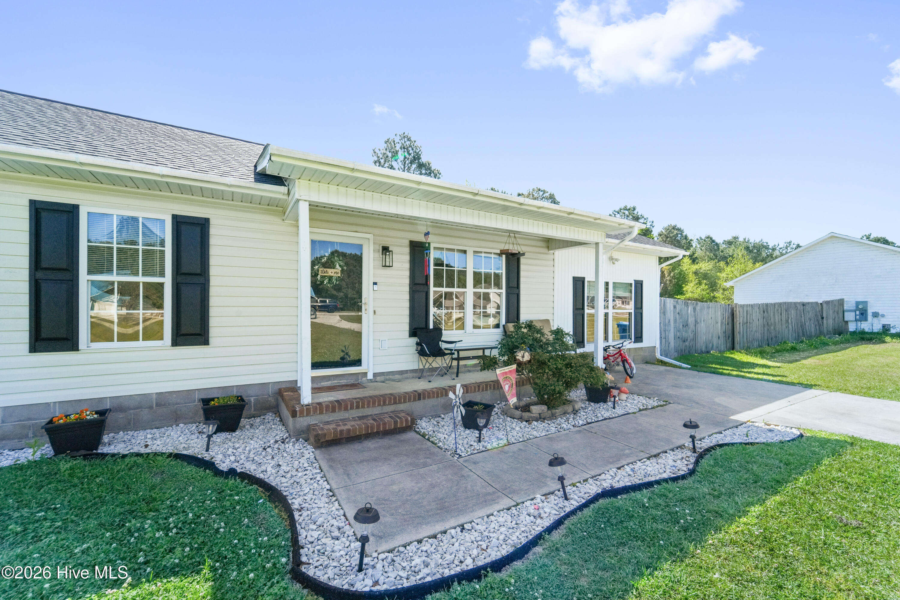 185 Liberty Park Road Jacksonville, NC 28540 - Photo 2 of 35 DSC08975