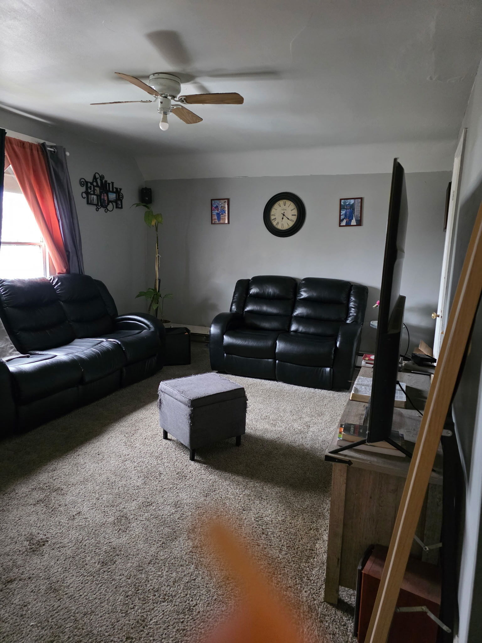 274 Park Street Bridgeport, CT 06608 - Photo 11 of 28 a living room with furniture