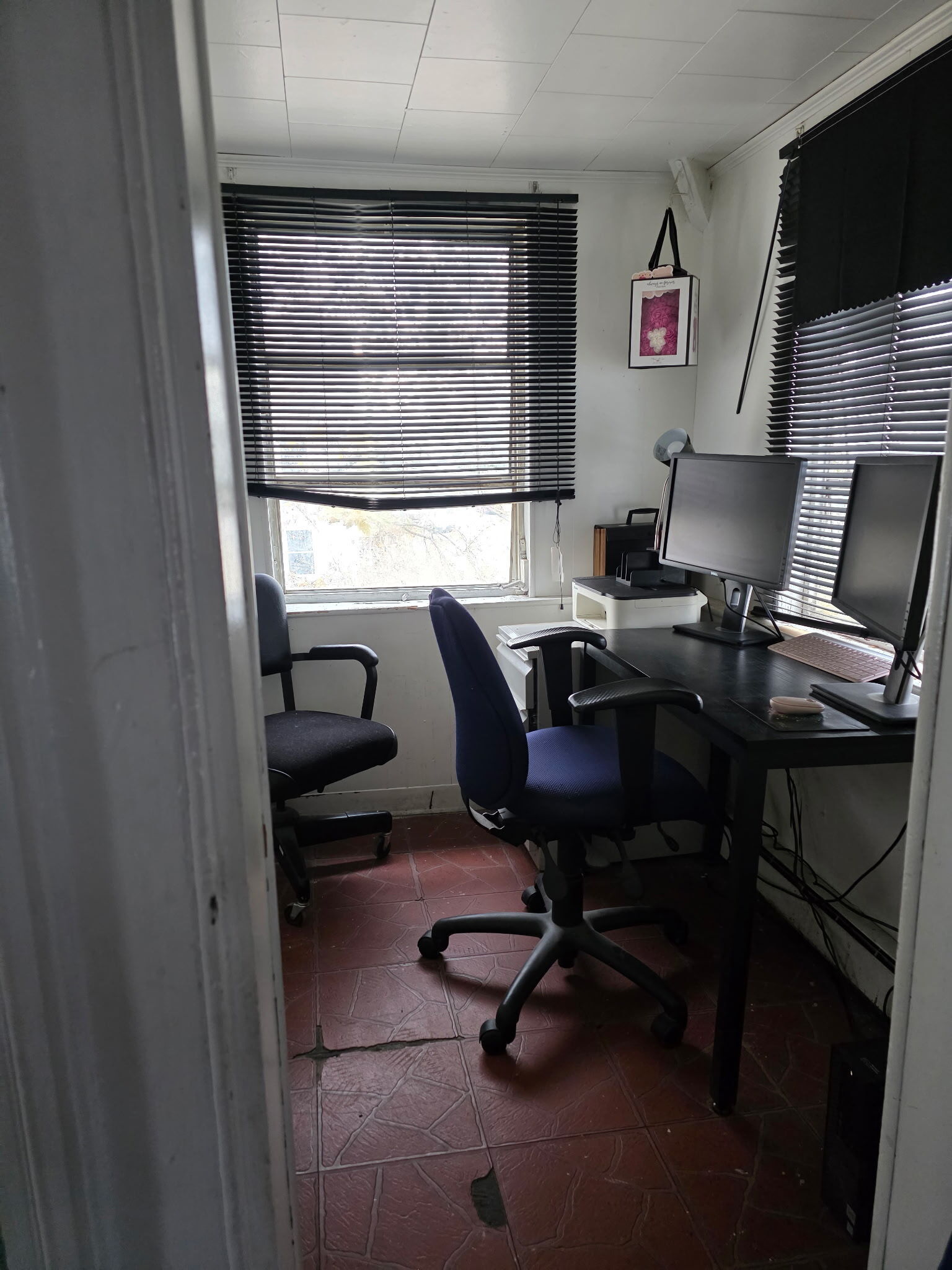 274 Park Street Bridgeport, CT 06608 - Photo 9 of 28 a workspace with a window