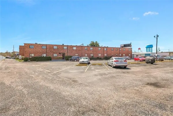 $82,000 | 6901 Veterans Boulevard, Unit 27, Metairie, LA 70003