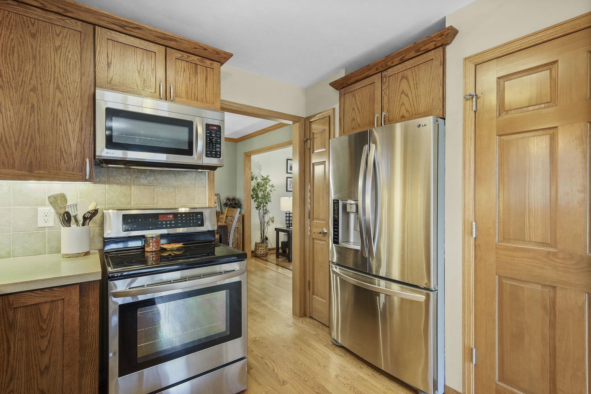 938 Johnson Street Oregon, WI 53575 - Photo 9 of 50