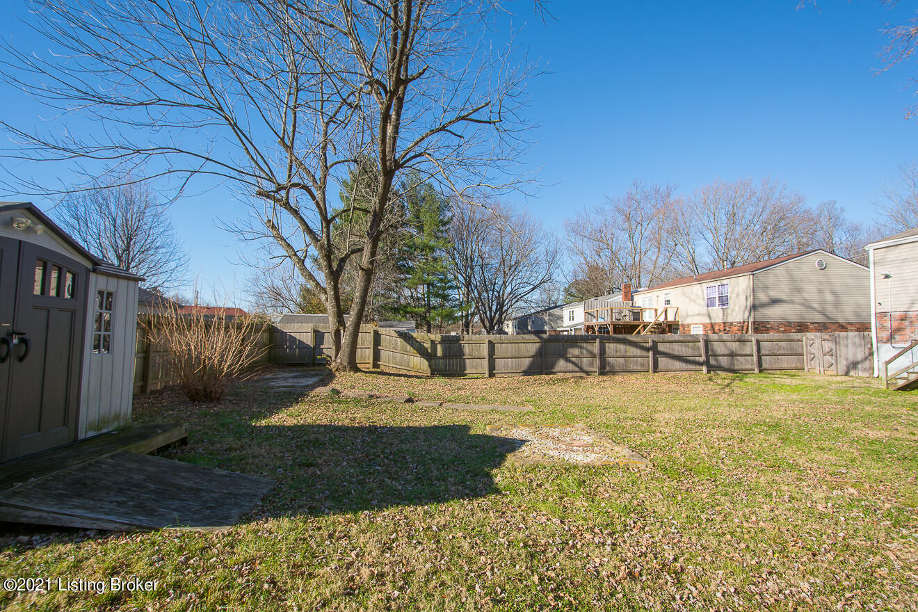 9524 Fairground Road Louisville, KY 40291 - Photo 42 of 45 Yard
