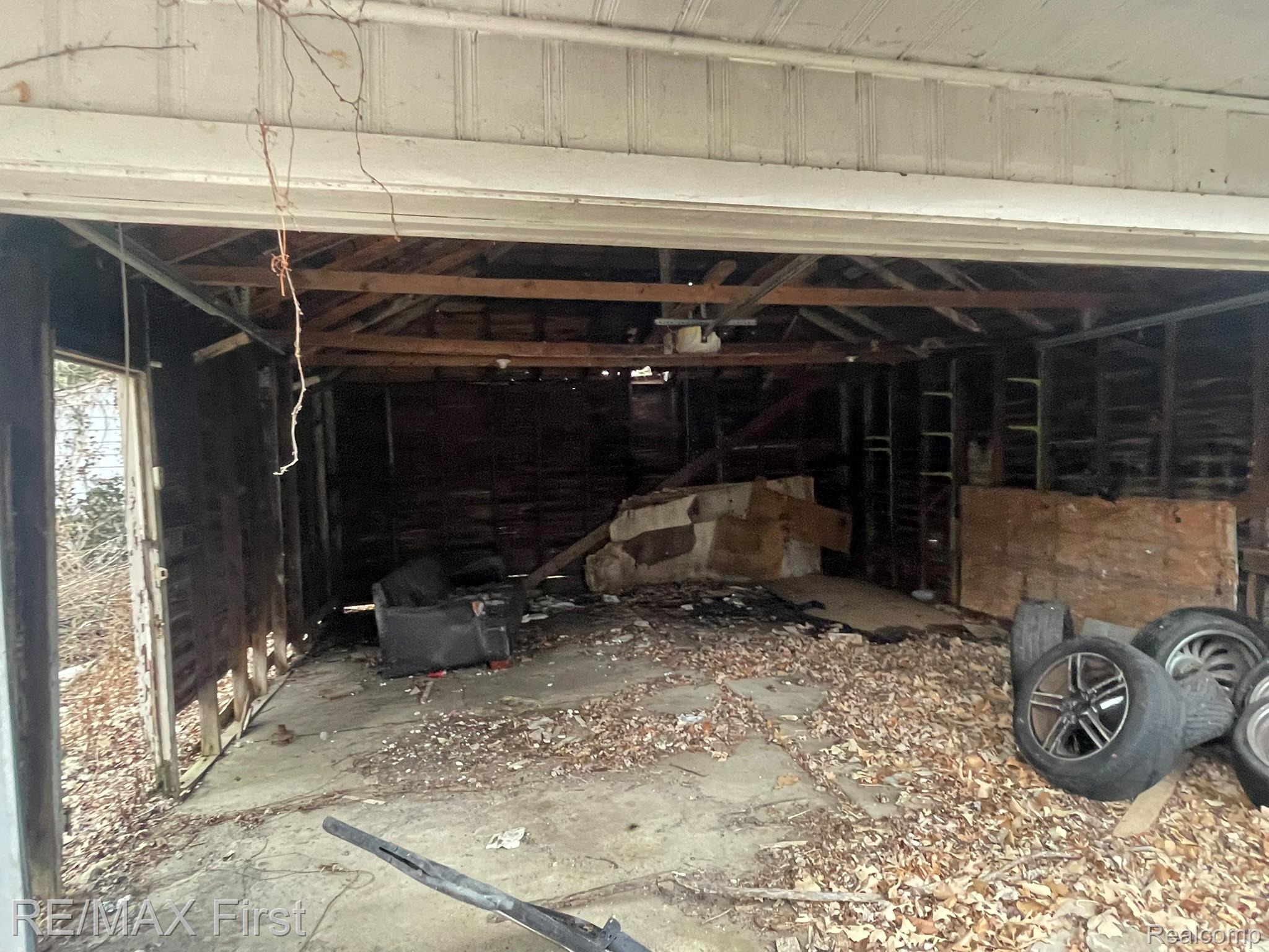 5919 Yorkshire Road Detroit, MI 48224 - Photo 26 of 28 IMG_3340.JPEG