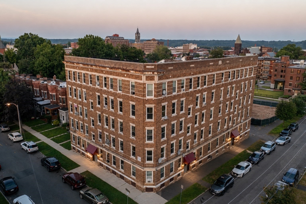 212 Walnut Street, Unit 4L Holyoke, MA 01040 - Photo 1 of 7