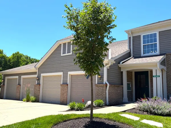 $189,900 | 2120 Castlebar Court, Unit 202, Fort Mitchell, KY 41017