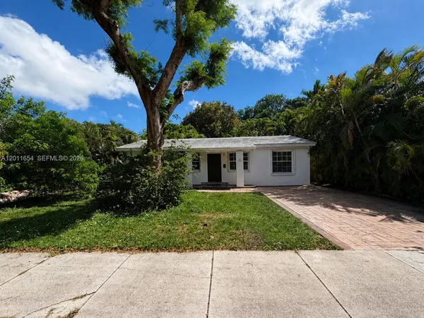 $3,000 | 6466 Southwest 14th Street, West Miami, FL 33144