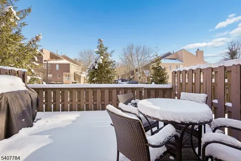 $775,000 | 122 Hempstead Court, Madison, NJ 07940