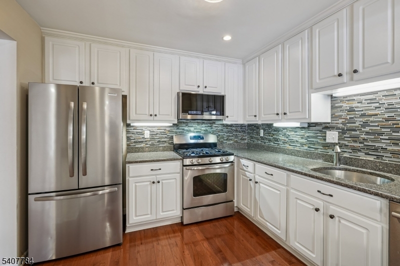 122 Hempstead Court Madison, NJ 07940 - Photo 8 of 25