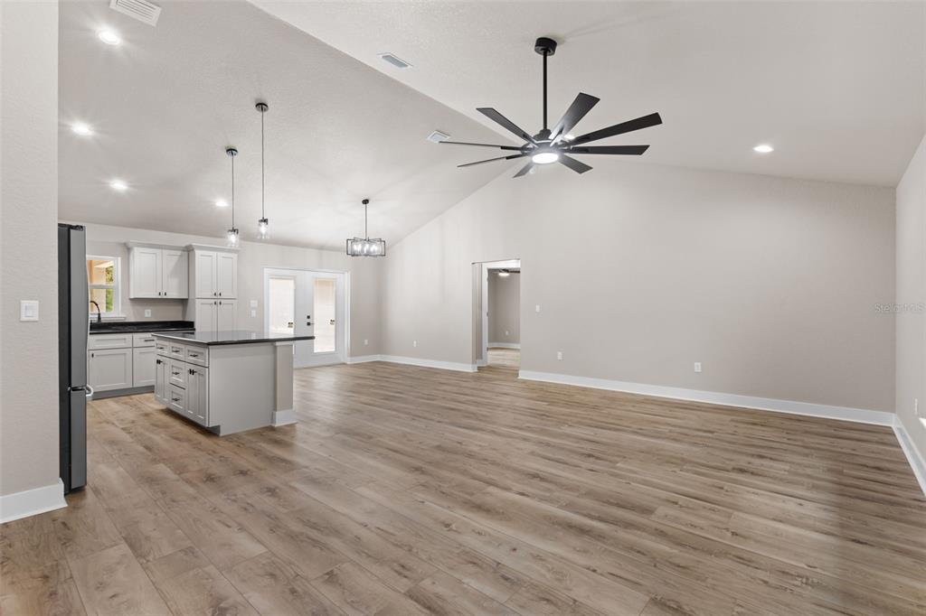 8541 Northeast 105th Avenue Bronson, FL 32621 - Photo 2 of 27