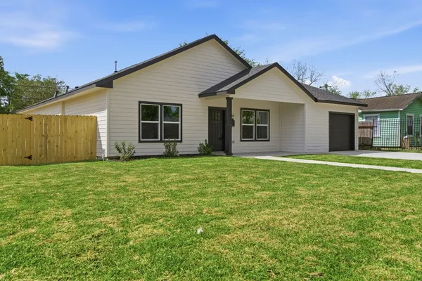 $2,600 | 7040 Kinney Street, Houston, TX 77087