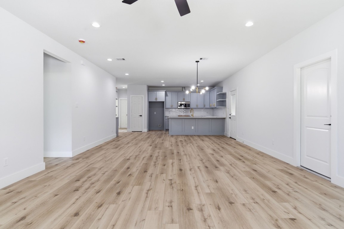 7040 Kinney Street Houston, TX 77087 - Photo 13 of 47