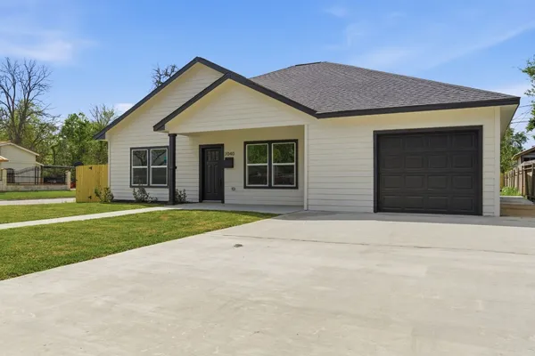 $2,600 | 7040 Kinney Street, Houston, TX 77087