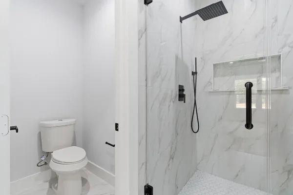 $2,600 | 7040 Kinney Street, Houston, TX 77087