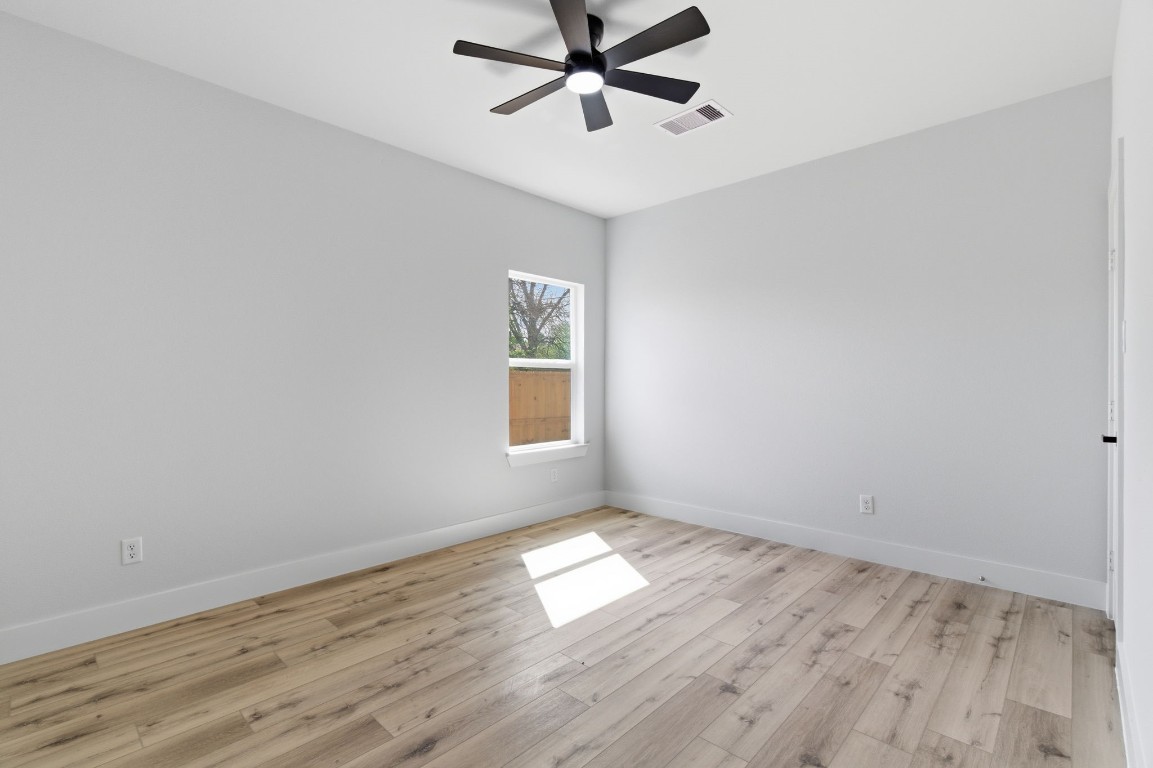 7040 Kinney Street Houston, TX 77087 - Photo 21 of 47