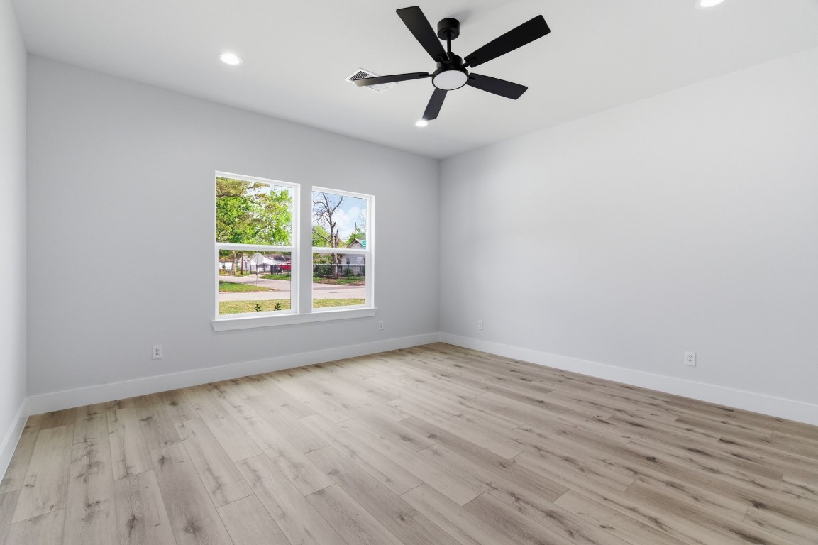 7040 Kinney Street Houston, TX 77087 - Photo 26 of 47