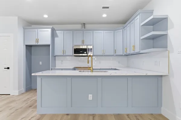 $2,600 | 7040 Kinney Street, Houston, TX 77087