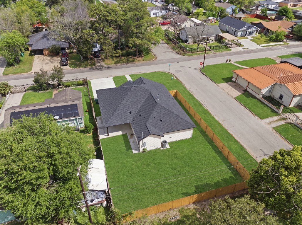 7040 Kinney Street Houston, TX 77087 - Photo 38 of 47