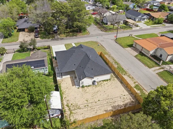 $2,600 | 7040 Kinney Street, Houston, TX 77087