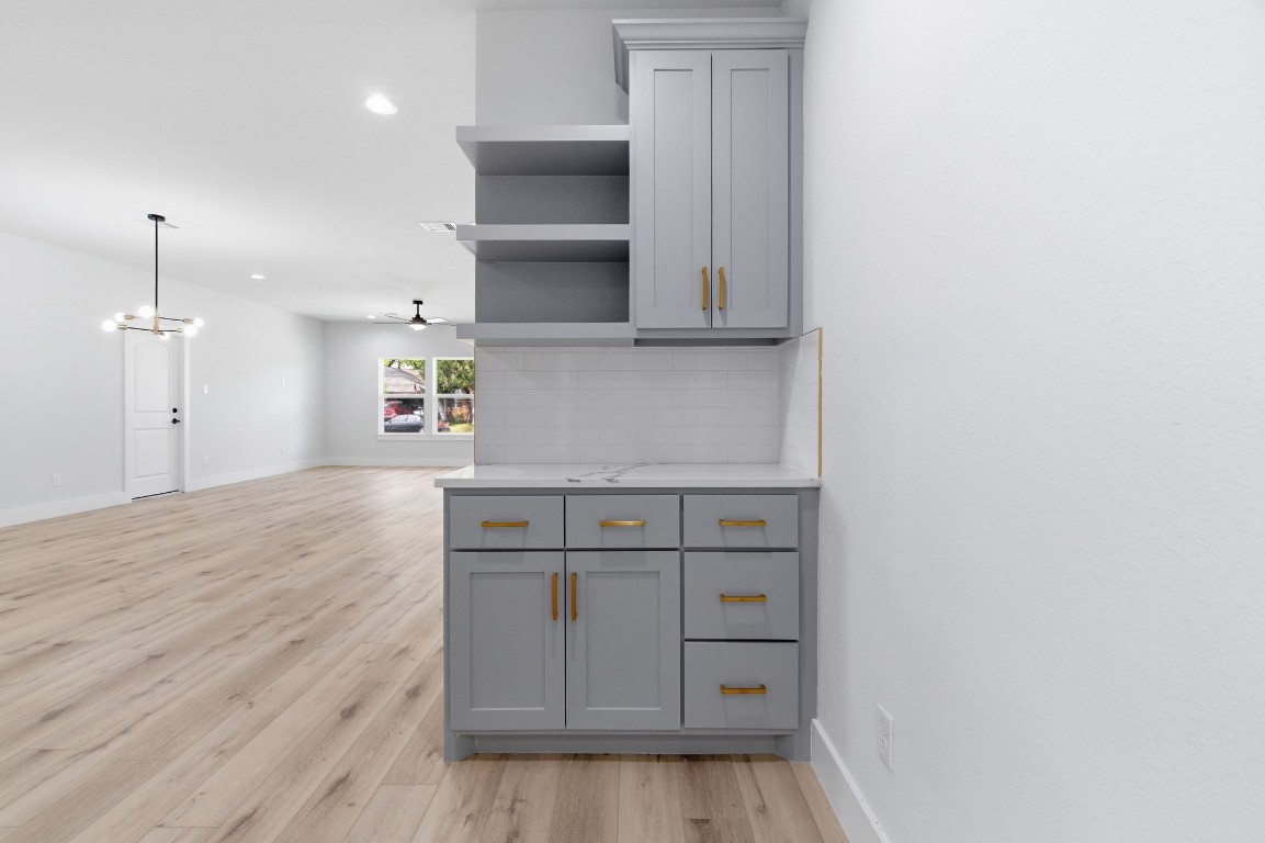 7040 Kinney Street Houston, TX 77087 - Photo 4 of 47