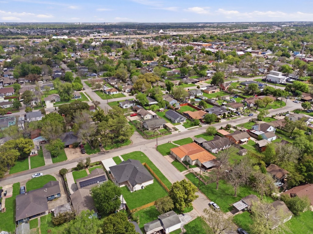 7040 Kinney Street Houston, TX 77087 - Photo 42 of 47