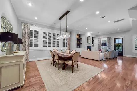 $1,225,000 | 310 West 18th Street, Houston, TX 77008