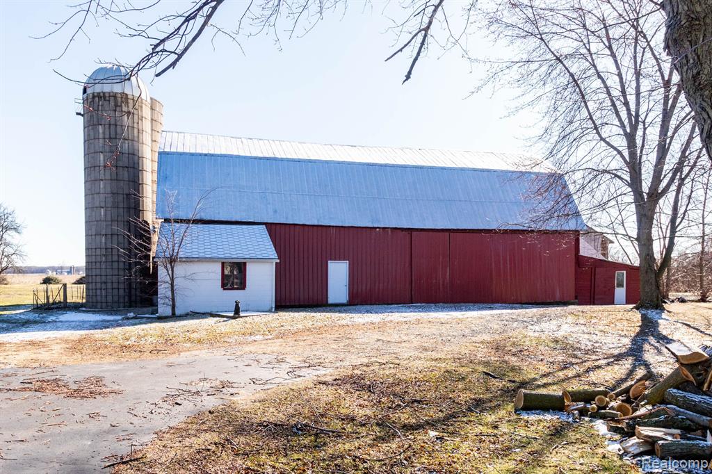 9636 Steffas Road Maybee, MI 48159 - Photo 6 of 23