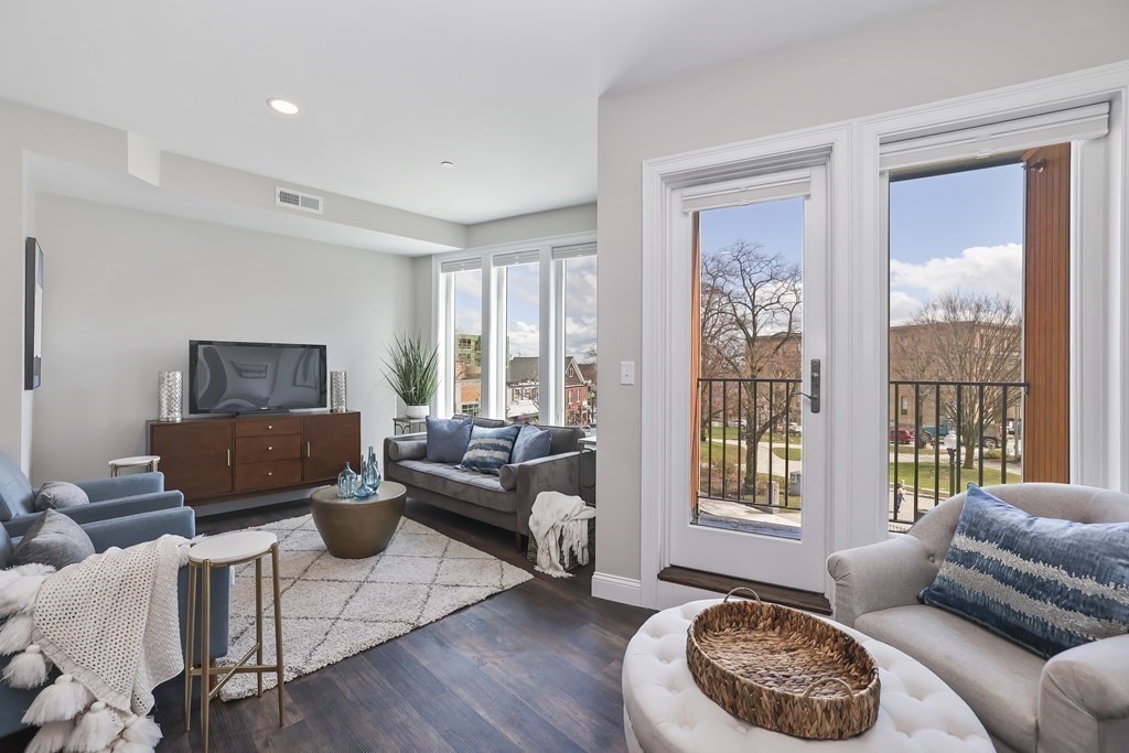 734 South Street, Unit 4 Boston, MA 02131 - Photo 14 of 42