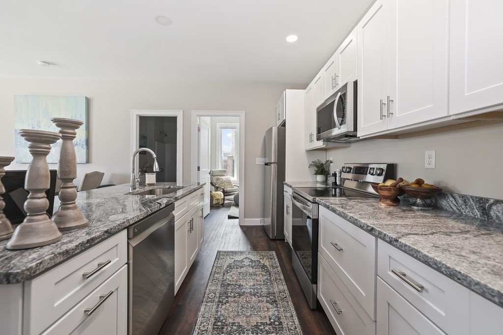 734 South Street, Unit 4 Boston, MA 02131 - Photo 6 of 42