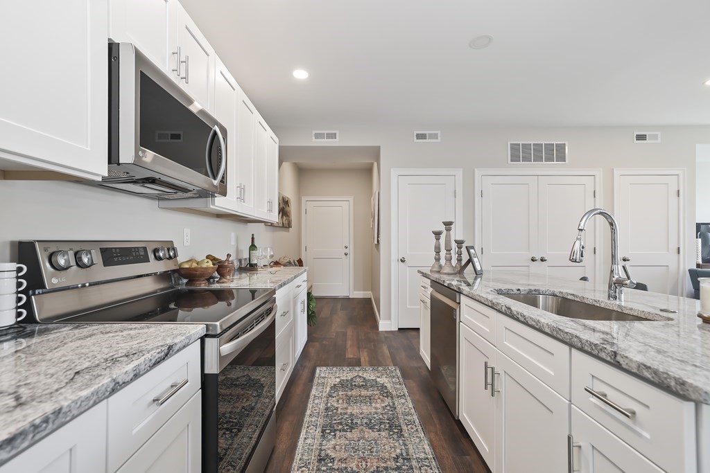 734 South Street, Unit 4 Boston, MA 02131 - Photo 7 of 42