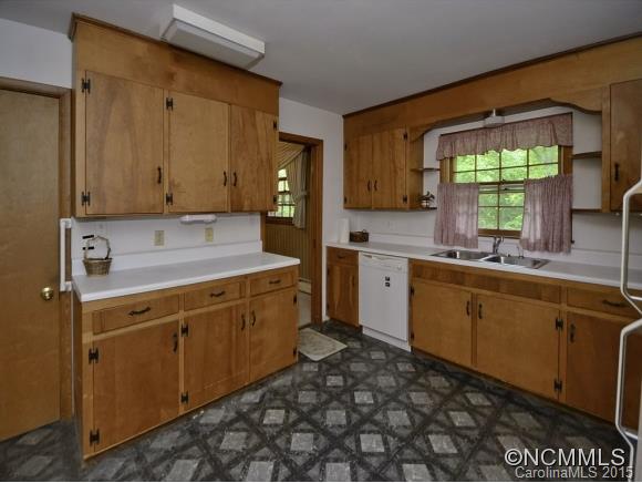 92 Banjo Branch Road Mars Hill, NC 28754 - Photo 3 of 14 Gallery Image 3