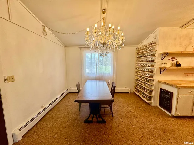 $179,999 | 1401 12th Avenue, Viola, IL 61486