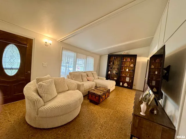 $179,999 | 1401 12th Avenue, Viola, IL 61486