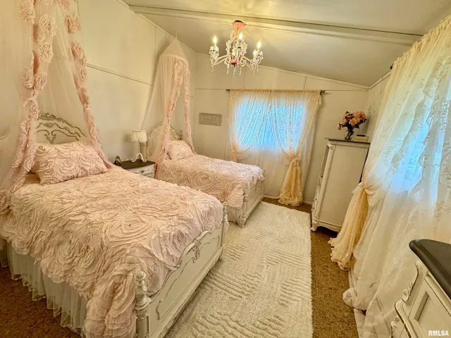 $179,999 | 1401 12th Avenue, Viola, IL 61486