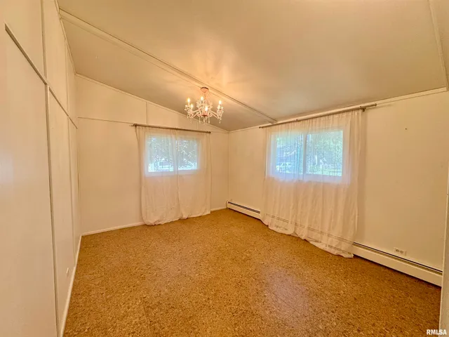 $179,999 | 1401 12th Avenue, Viola, IL 61486