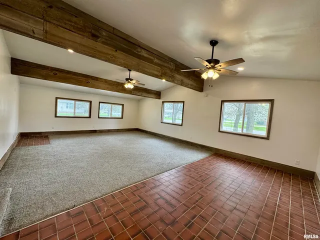 $179,999 | 1401 12th Avenue, Viola, IL 61486